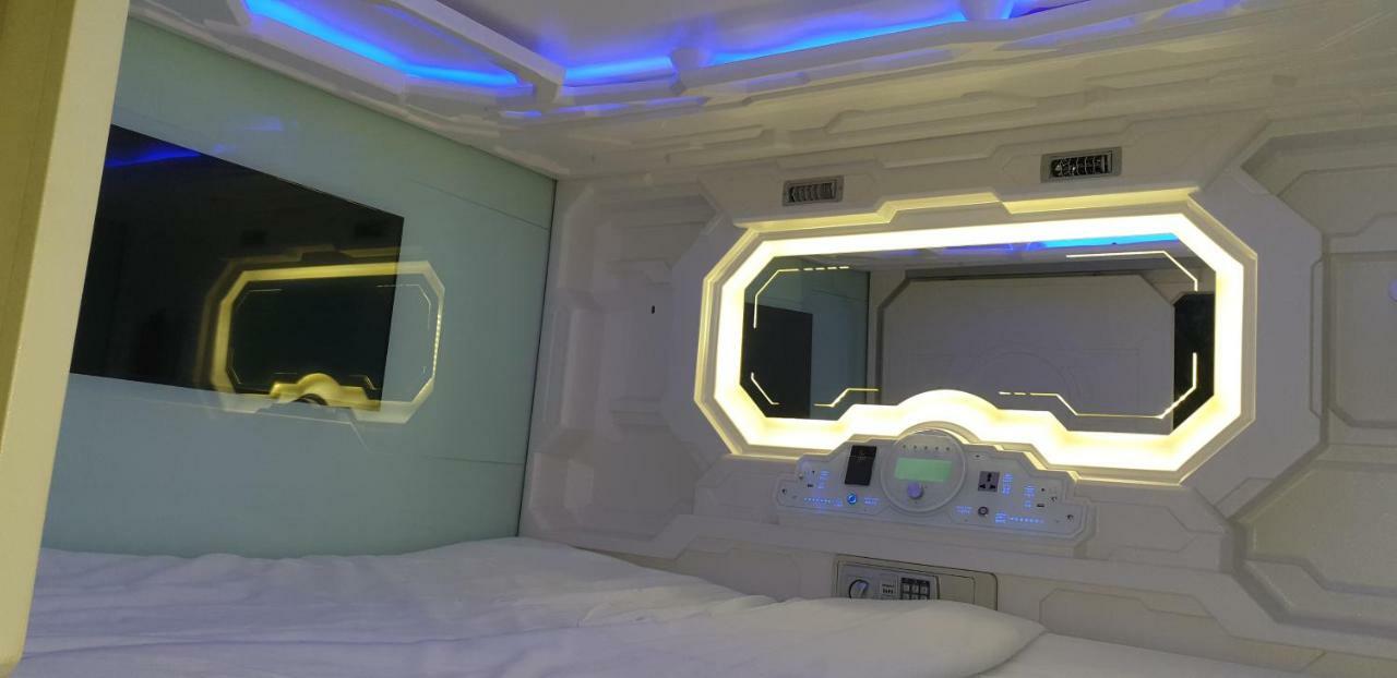 Q Capsule Hotel Georgetown Exterior foto